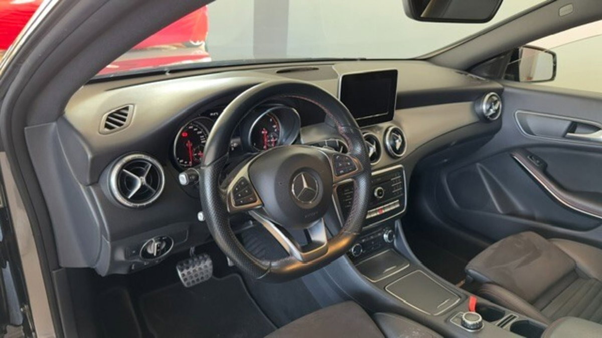 Mercedes-Benz CLA 200 d 4Matic Automatic Premium (7)