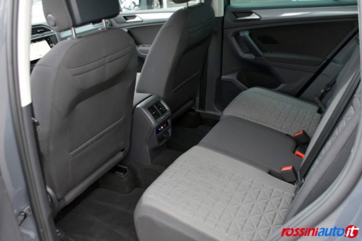 Volkswagen Tiguan 2.0 tdi Life 150cv dsg (12)