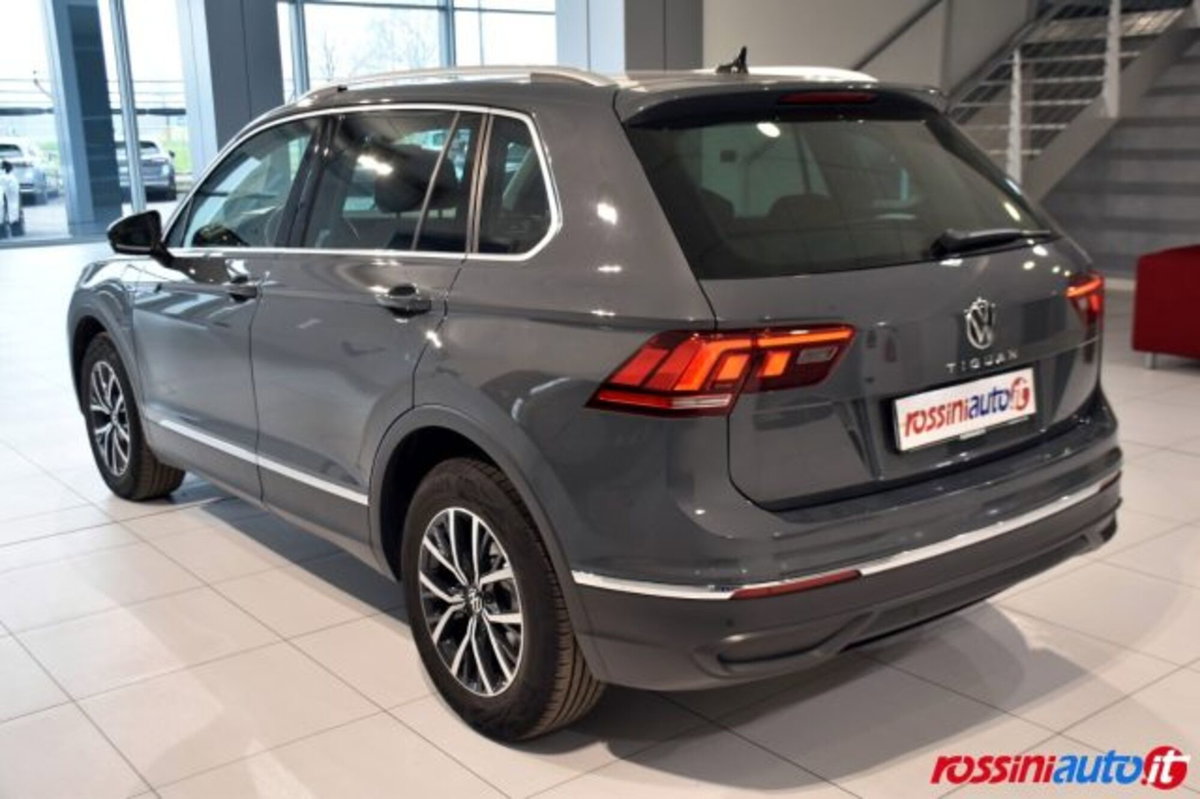 Volkswagen Tiguan 2.0 tdi Life 150cv dsg (3)