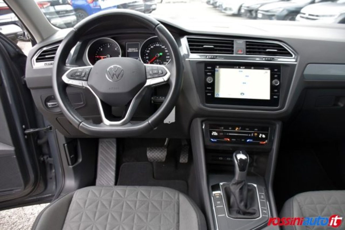 Volkswagen Tiguan 2.0 tdi Life 150cv dsg (9)