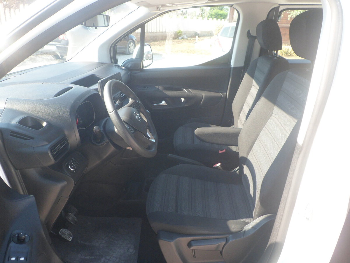 Opel Combo 1.7 CDTI 5p. Tour (11)