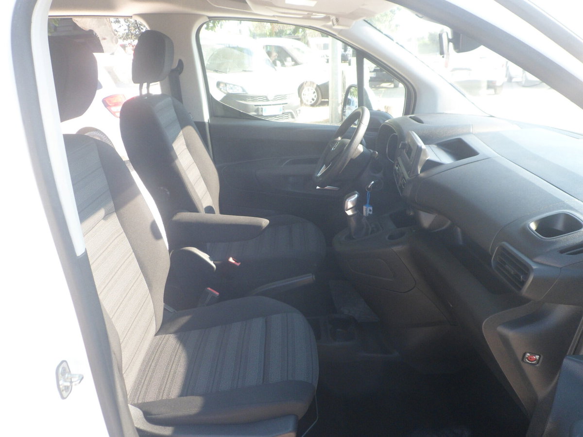 Opel Combo 1.7 CDTI 5p. Tour (14)