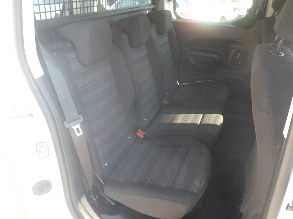 Opel Combo 1.7 CDTI 5p. Tour (9)