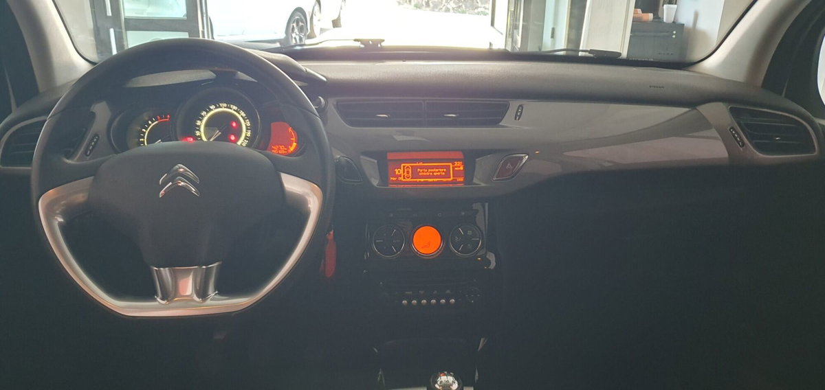 Citroen C3 1.4 HDi 70 Exclusive (9)