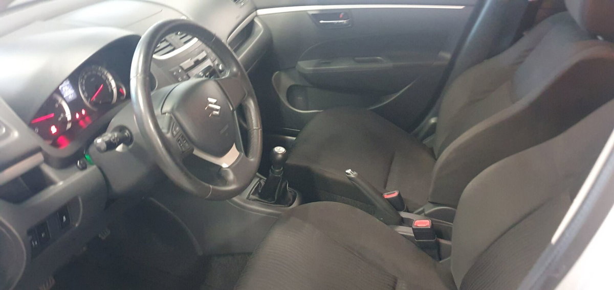 Suzuki Swift 1.3 DDiS 75CV 5p. GL (2)