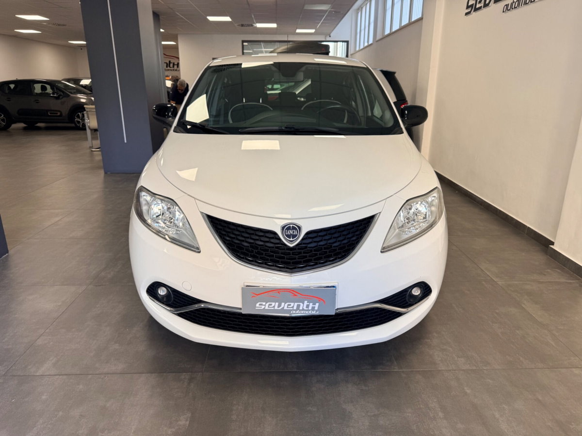 Lancia Ypsilon 1.3 MJT 16V 95 CV 5 porte S&S Gold (2)