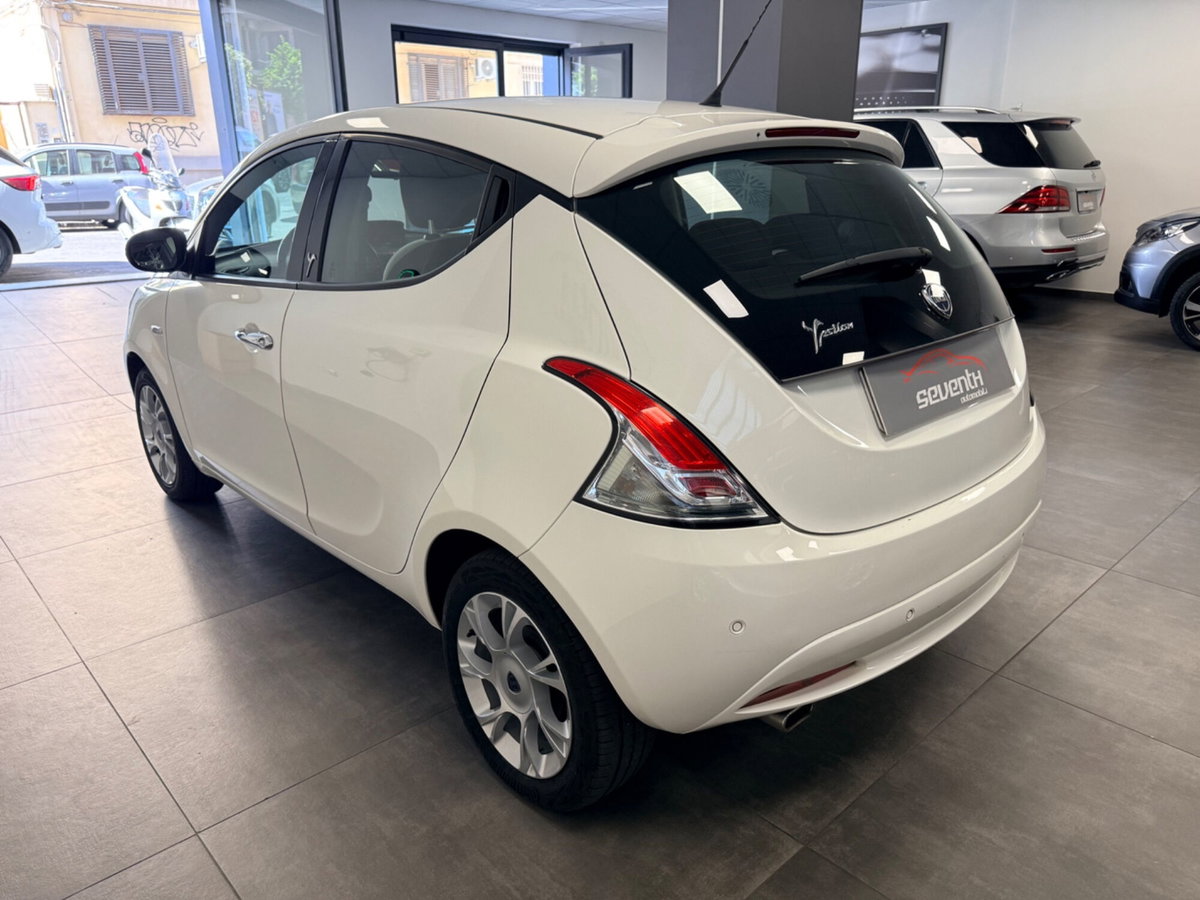 Lancia Ypsilon 1.3 MJT 16V 95 CV 5 porte S&S Gold (4)