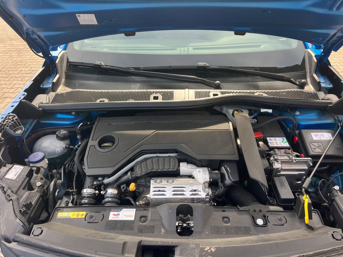 Peugeot 2008 1.2 hybrid Allure 145cv e-dcs6 (11)