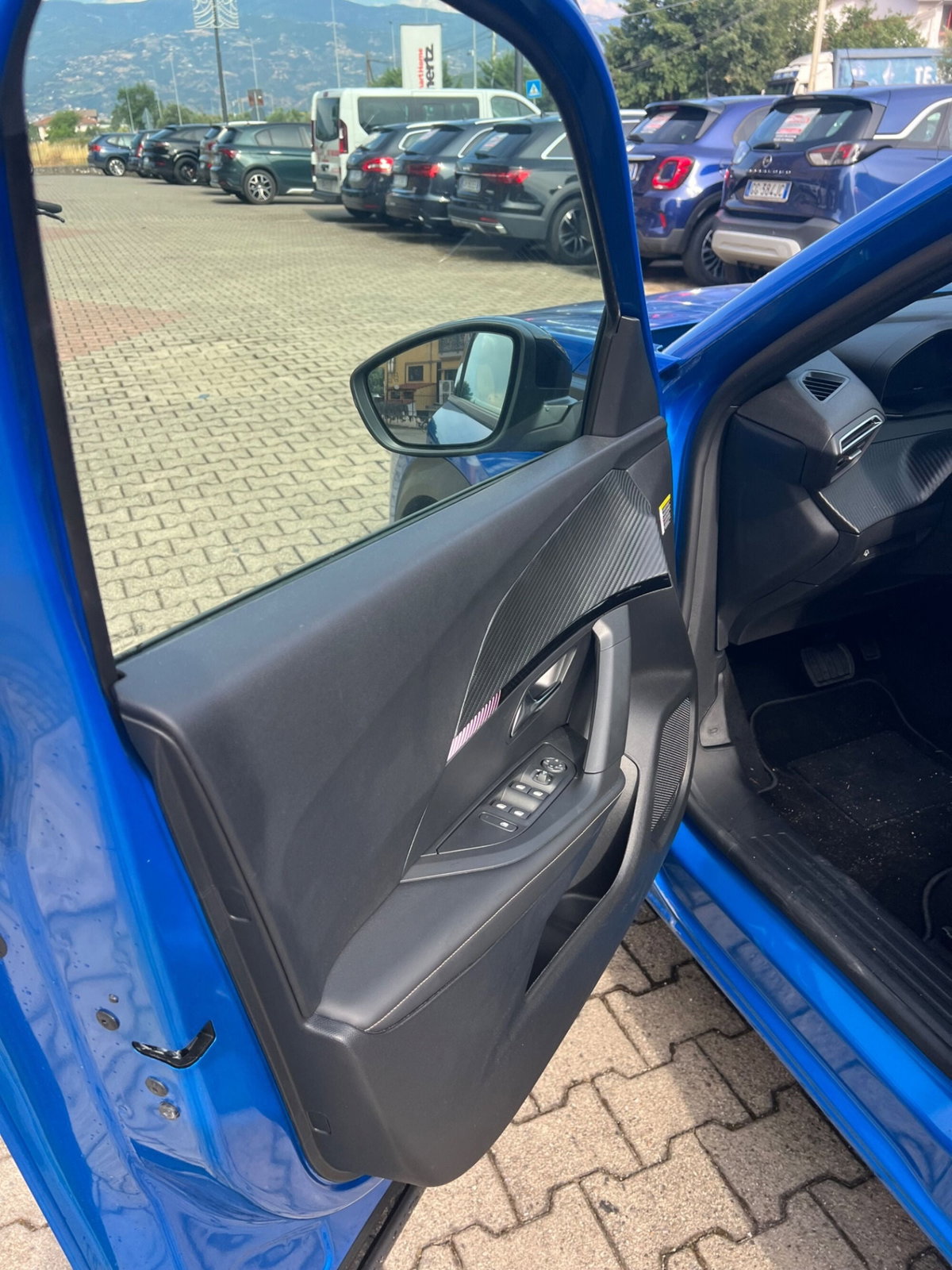 Peugeot 2008 1.2 hybrid Allure 145cv e-dcs6 (12)