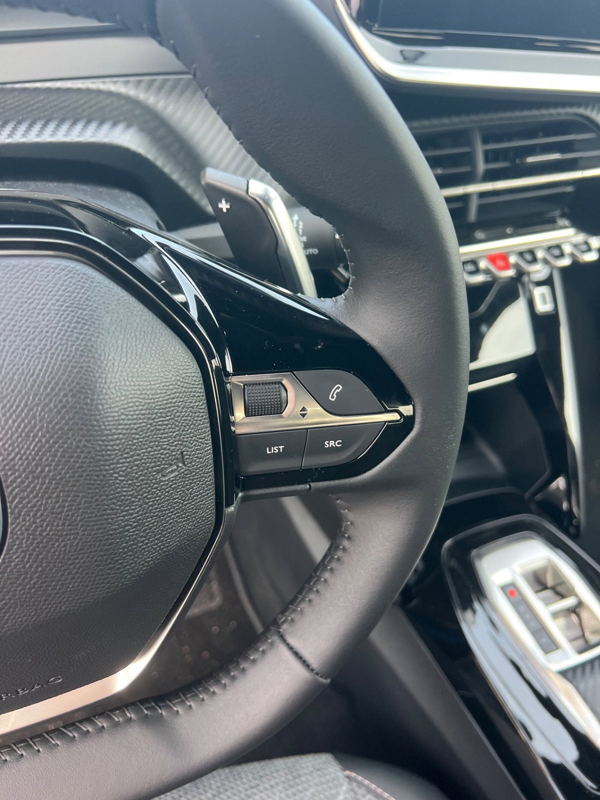 Peugeot 2008 1.2 hybrid Allure 145cv e-dcs6 (14)