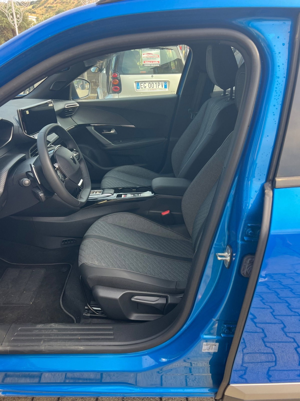Peugeot 2008 1.2 hybrid Allure 145cv e-dcs6 (15)