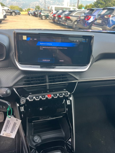 Peugeot 2008 1.2 hybrid Allure 145cv e-dcs6 (17)