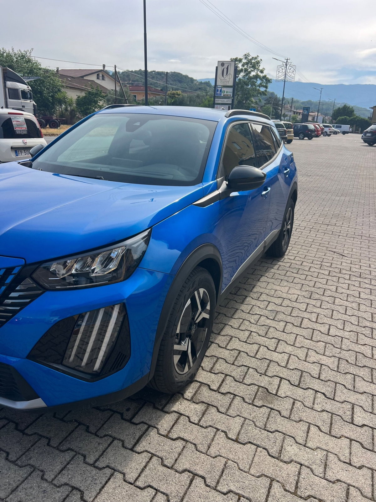 Peugeot 2008 1.2 hybrid Allure 145cv e-dcs6 (7)