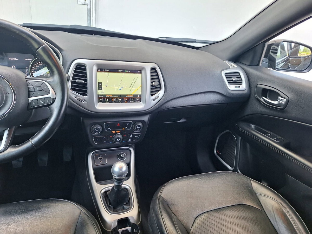 Jeep Compass 1.6 Multijet II 2WD Sport (18)