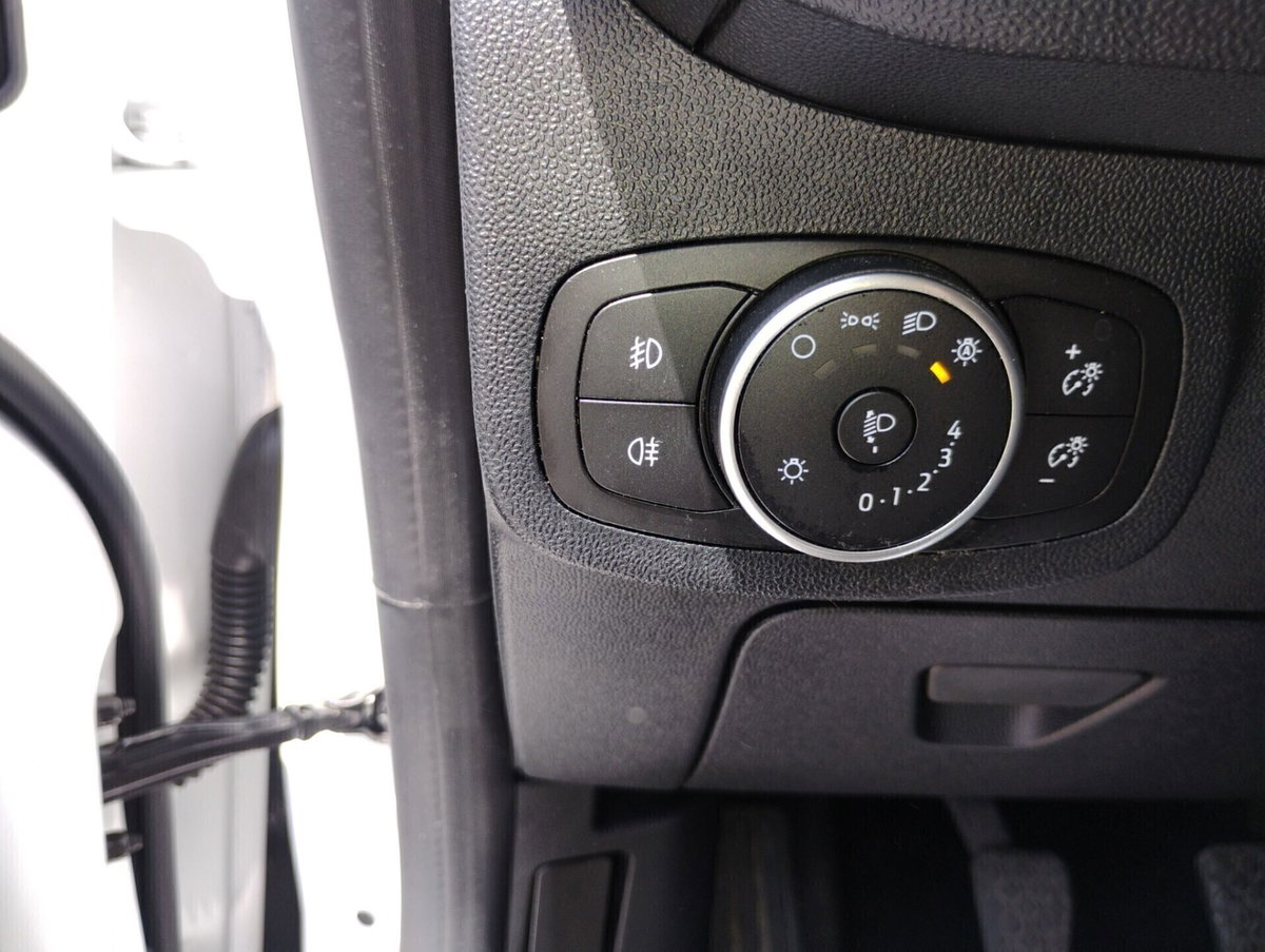 Ford Fiesta 1.5 EcoBlue 5 porte (11)