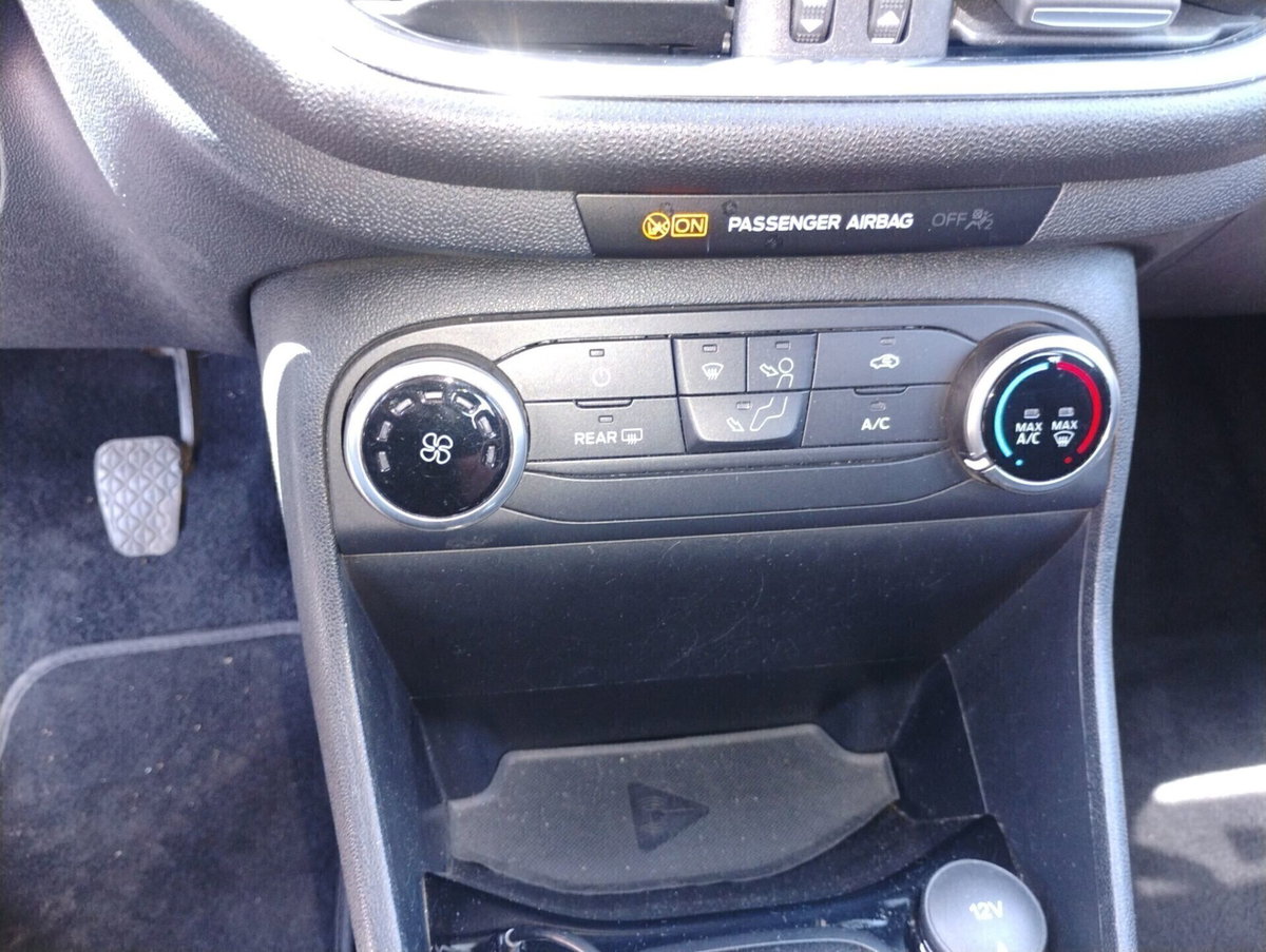 Ford Fiesta 1.5 EcoBlue 5 porte (12)
