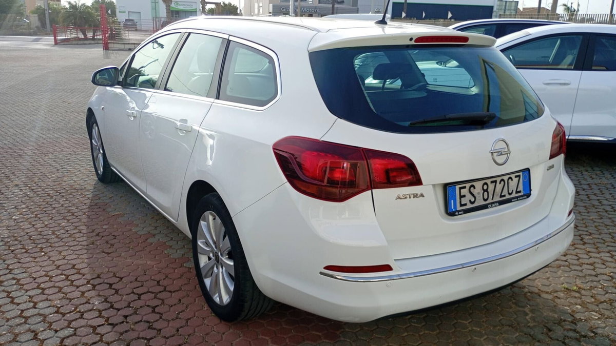 Opel Astra Station Wagon 1.7 CDTI 110CV Sports Cosmo (4)