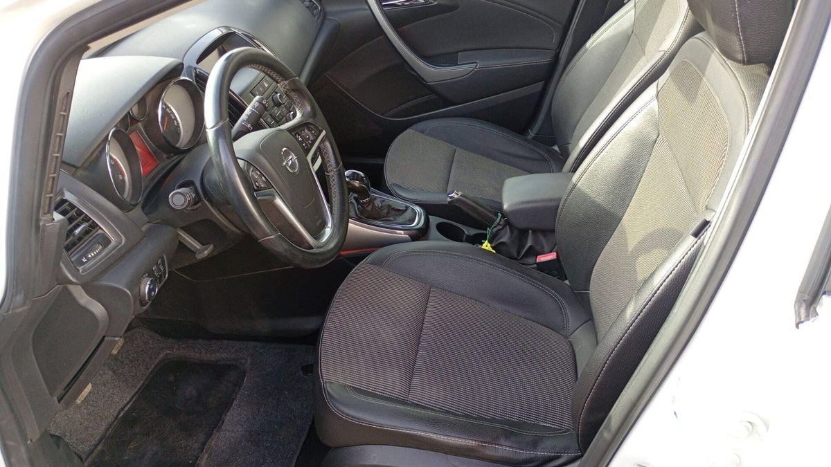 Opel Astra Station Wagon 1.7 CDTI 110CV Sports Cosmo (7)
