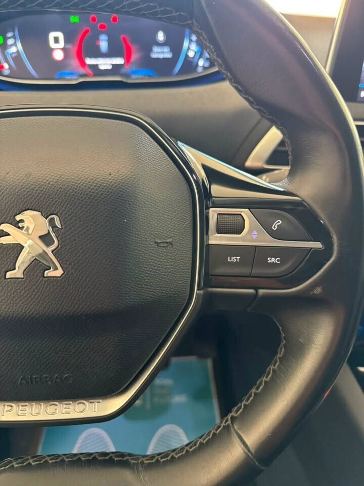 Peugeot 3008 BlueHDi 130 S&S Allure (14)