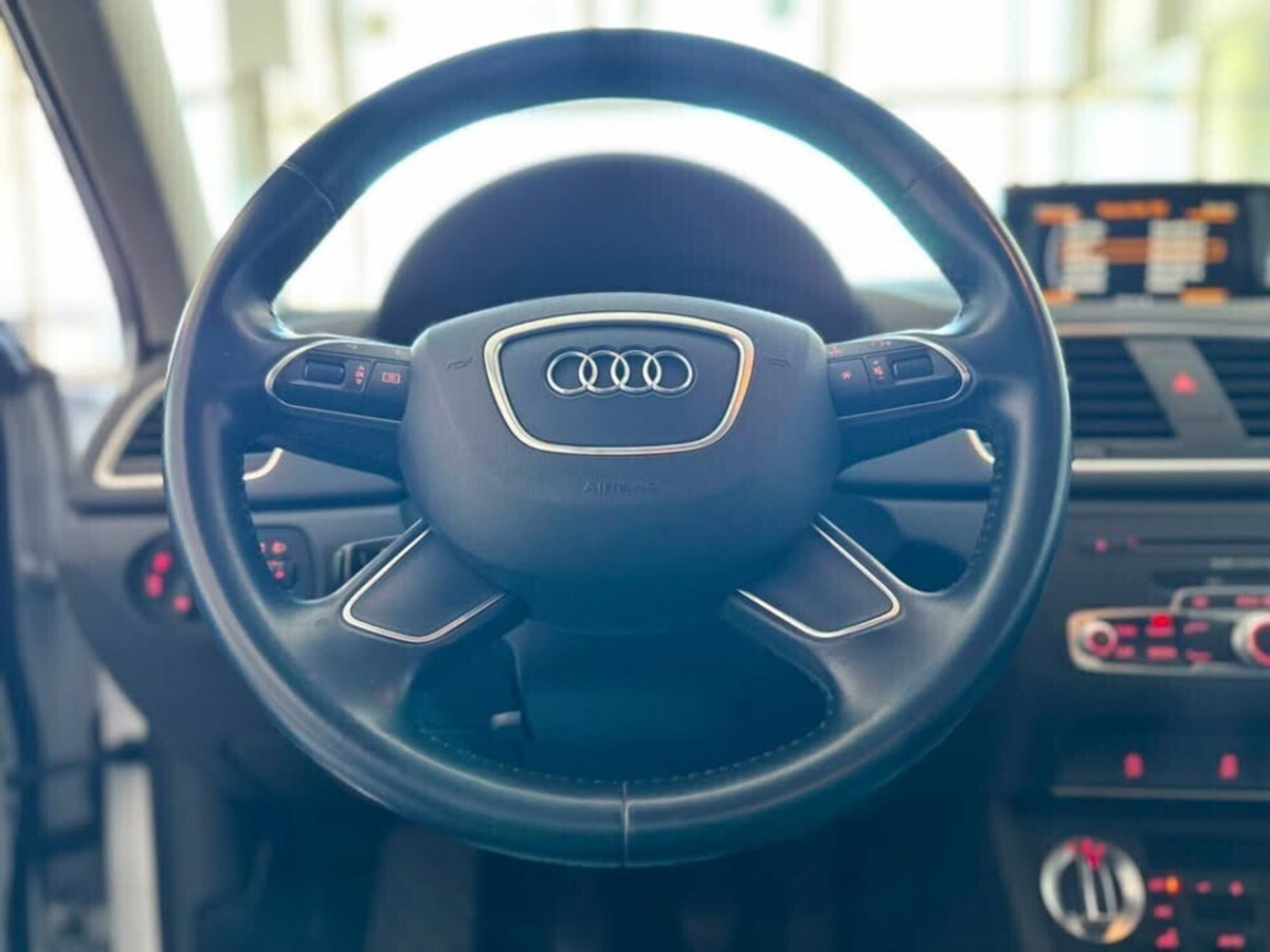 Audi Q3 2.0 TDI Business (12)