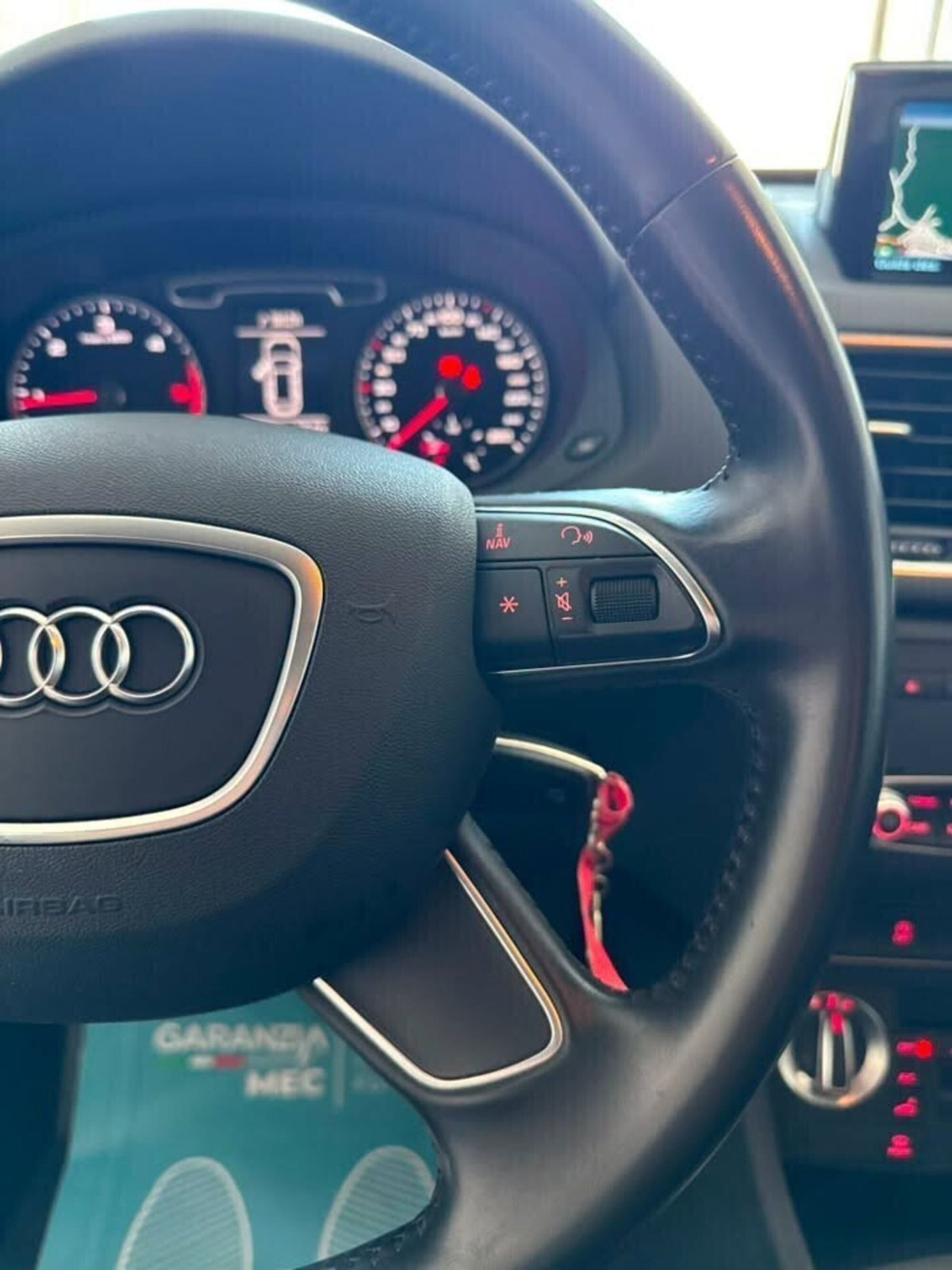 Audi Q3 2.0 TDI Business (14)