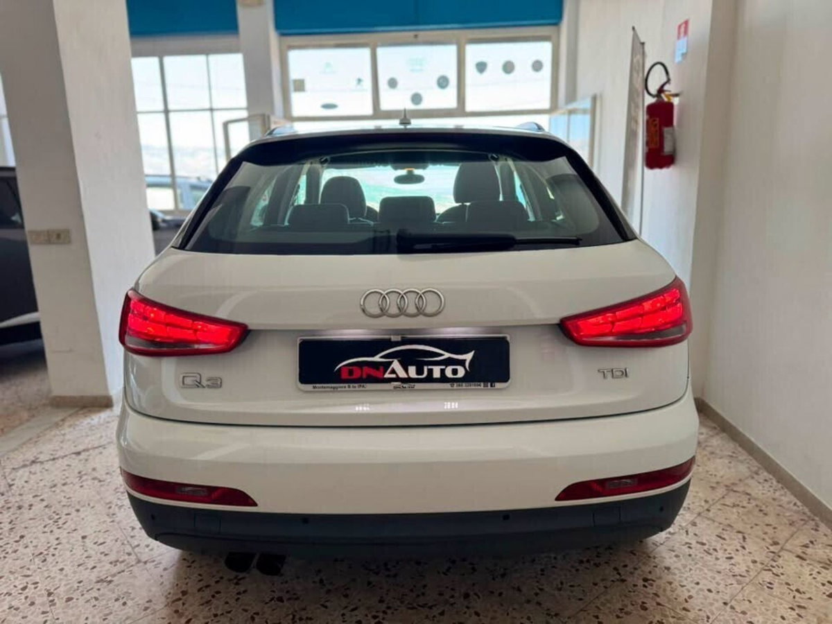 Audi Q3 2.0 TDI Business (4)