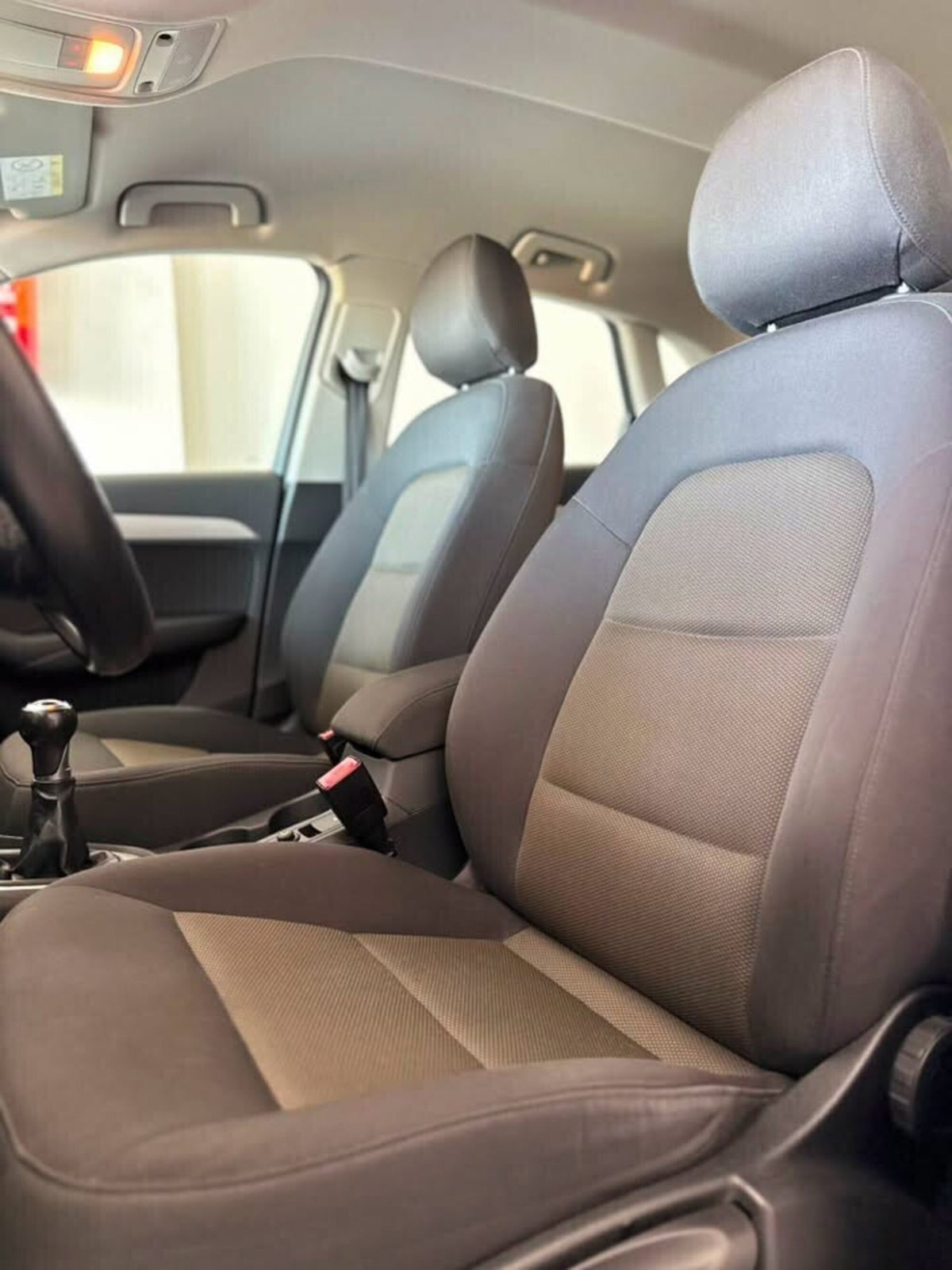 Audi Q3 2.0 TDI Business (7)