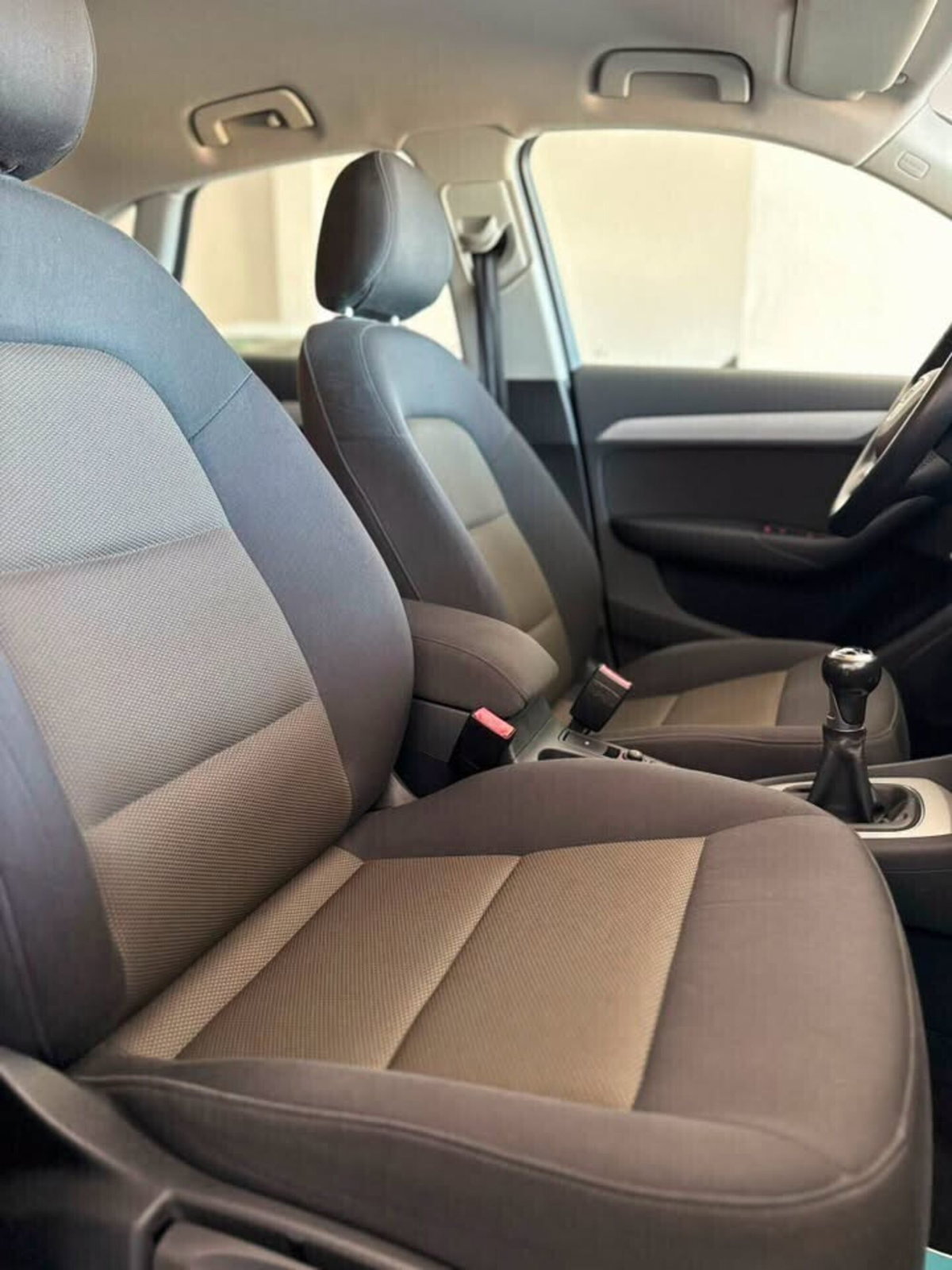 Audi Q3 2.0 TDI Business (8)