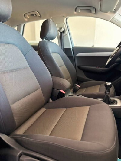 Audi Q3 2.0 TDI Business (8)