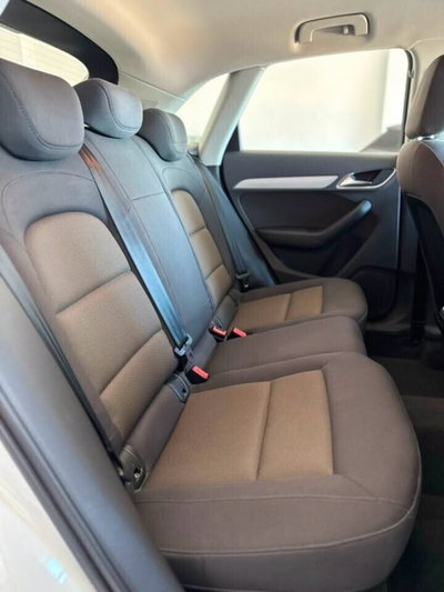 Audi Q3 2.0 TDI Business (9)