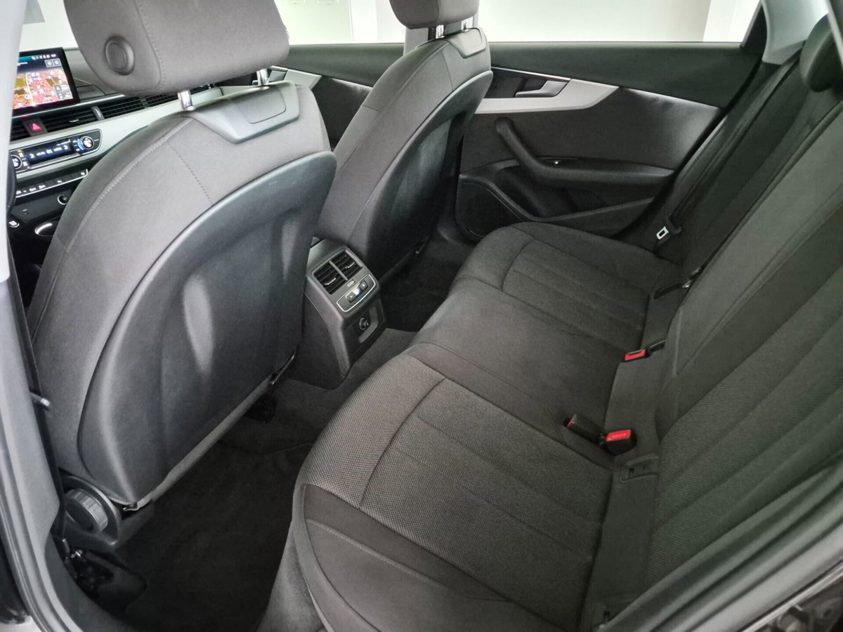 Audi A4 Avant 35 TDI/163 CV S tronic Business Advanced (15)