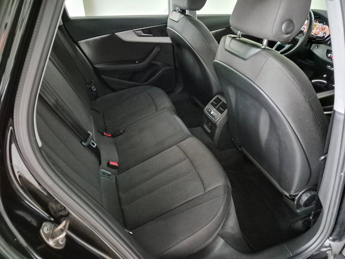 Audi A4 Avant 35 TDI/163 CV S tronic Business Advanced (17)