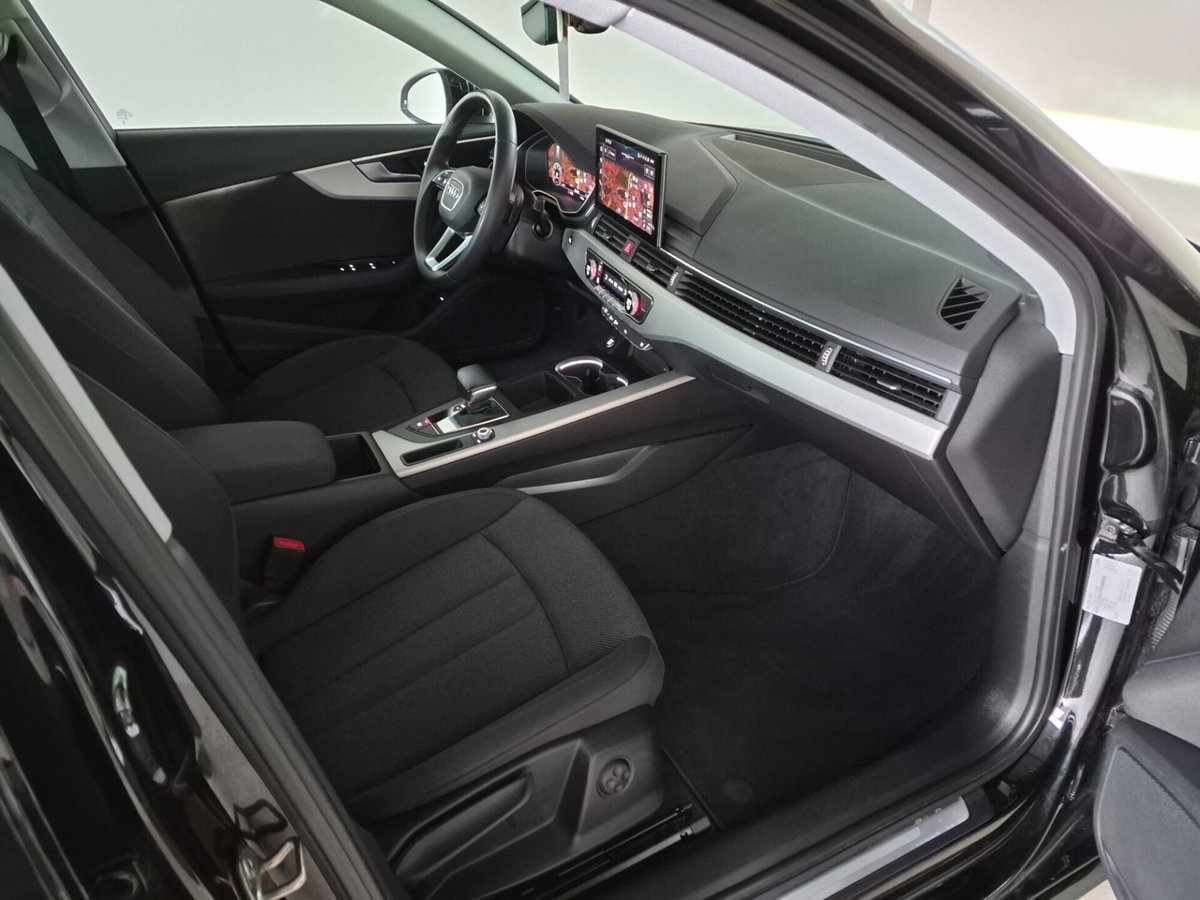 Audi A4 Avant 35 TDI/163 CV S tronic Business Advanced (18)