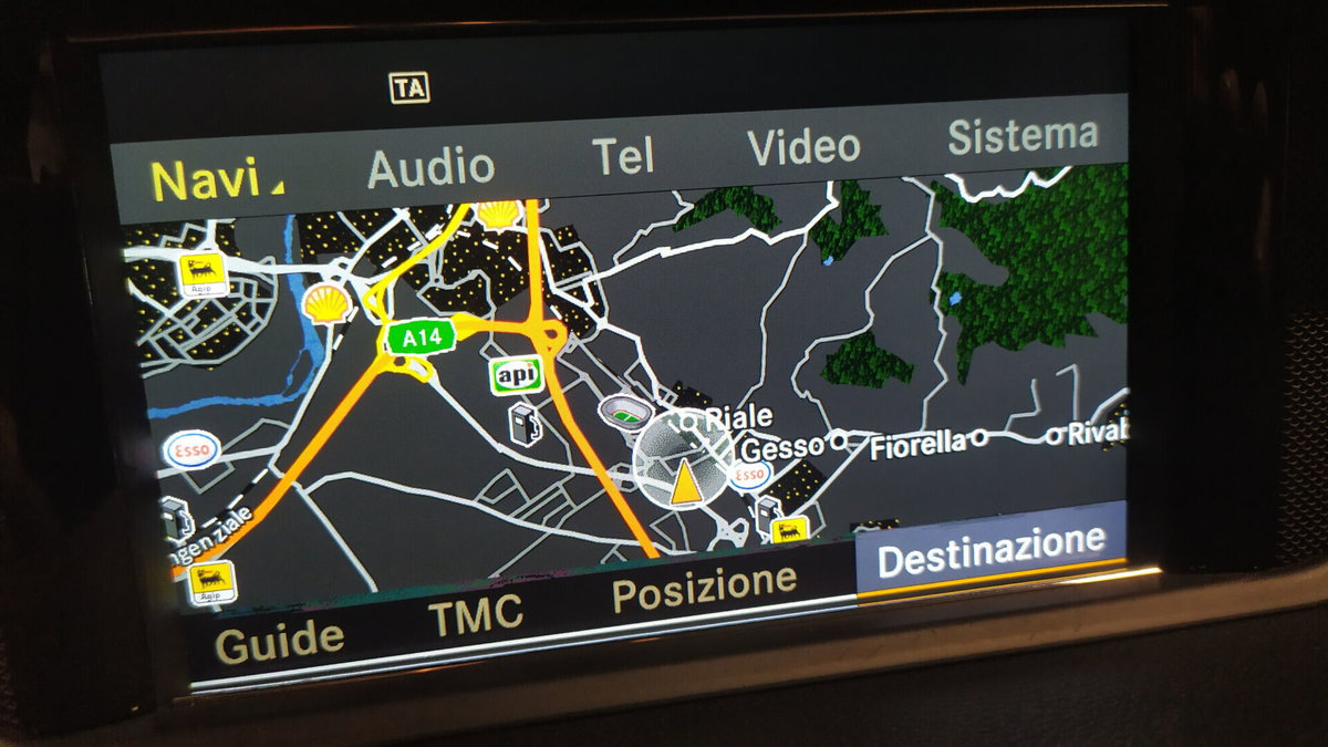 Mercedes-Benz Classe E 250 CGI BlueEFFICIENCY Executive (17)