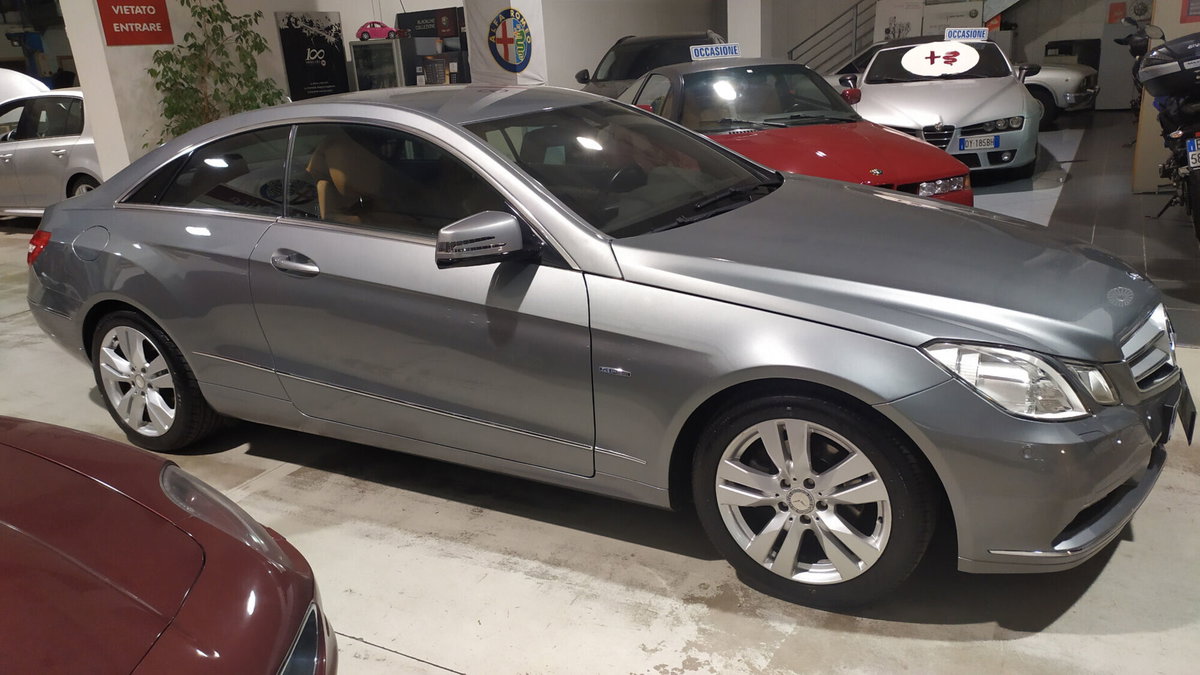 Mercedes-Benz Classe E 250 CGI BlueEFFICIENCY Executive (3)