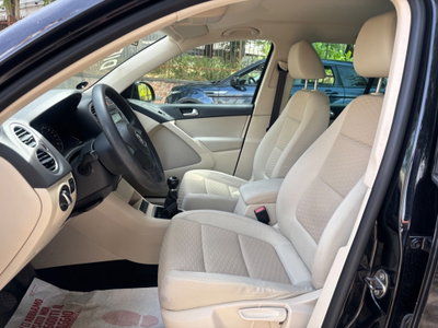 Volkswagen Tiguan 2.0 TDI DPF 4MOTION DSG Sport & Style (10)