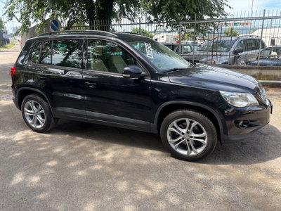 Volkswagen Tiguan 2.0 TDI DPF 4MOTION DSG Sport & Style (4)