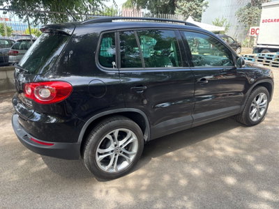 Volkswagen Tiguan 2.0 TDI DPF 4MOTION DSG Sport & Style (5)