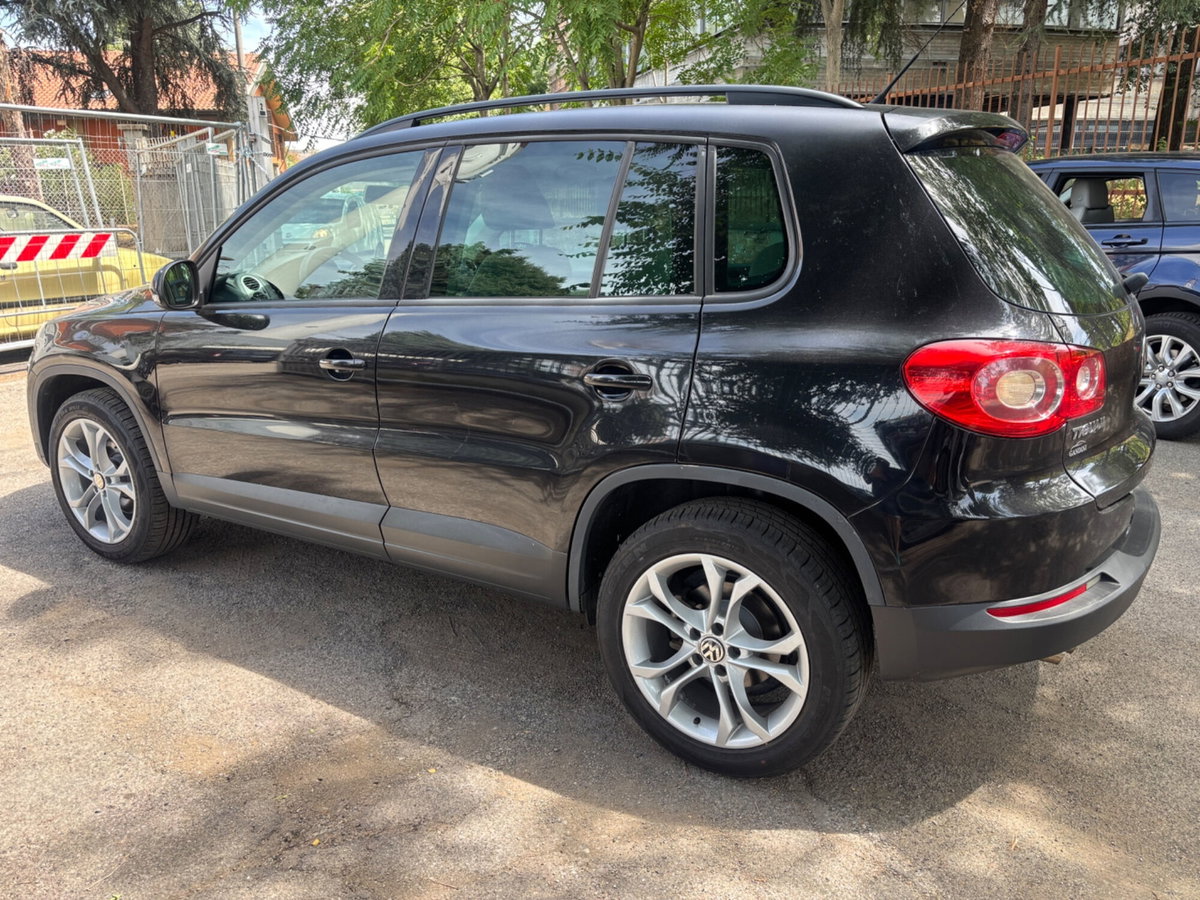 Volkswagen Tiguan 2.0 TDI DPF 4MOTION DSG Sport & Style (7)