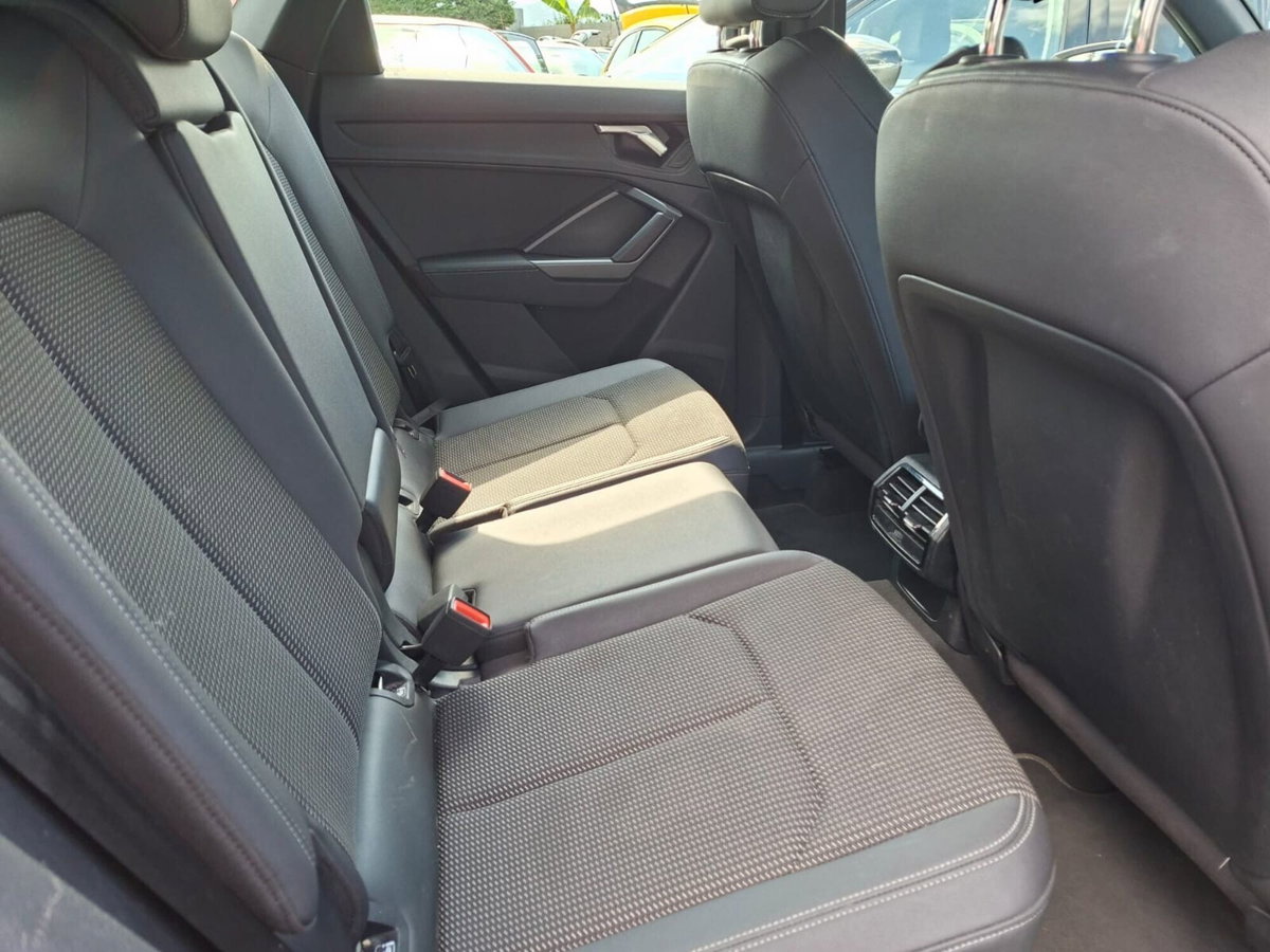 Audi Q3 Sportback 35 TDI quattro S tronic S line edition (13)