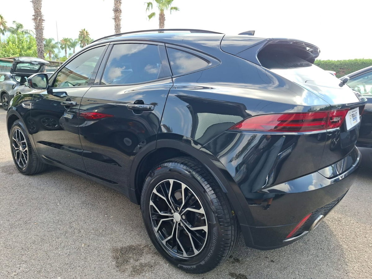Jaguar E-Pace 2.0D 150 CV AWD aut. R-Dynamic (12)