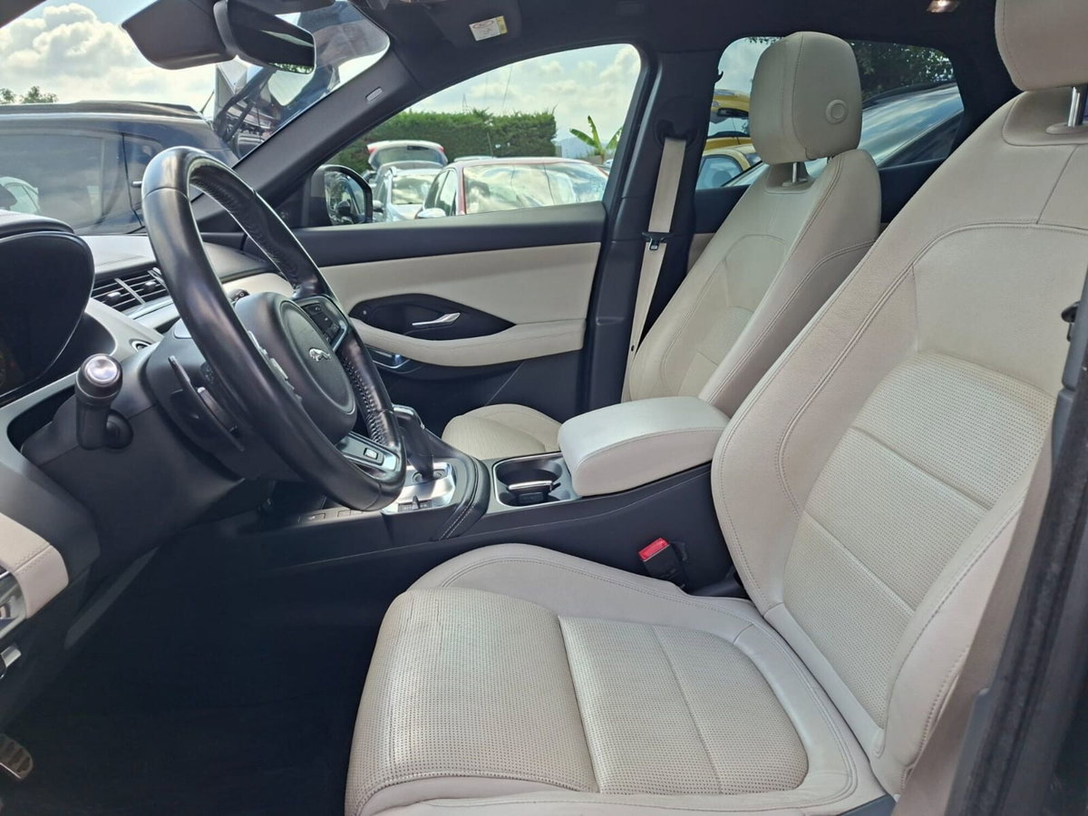 Jaguar E-Pace 2.0D 150 CV AWD aut. R-Dynamic (17)