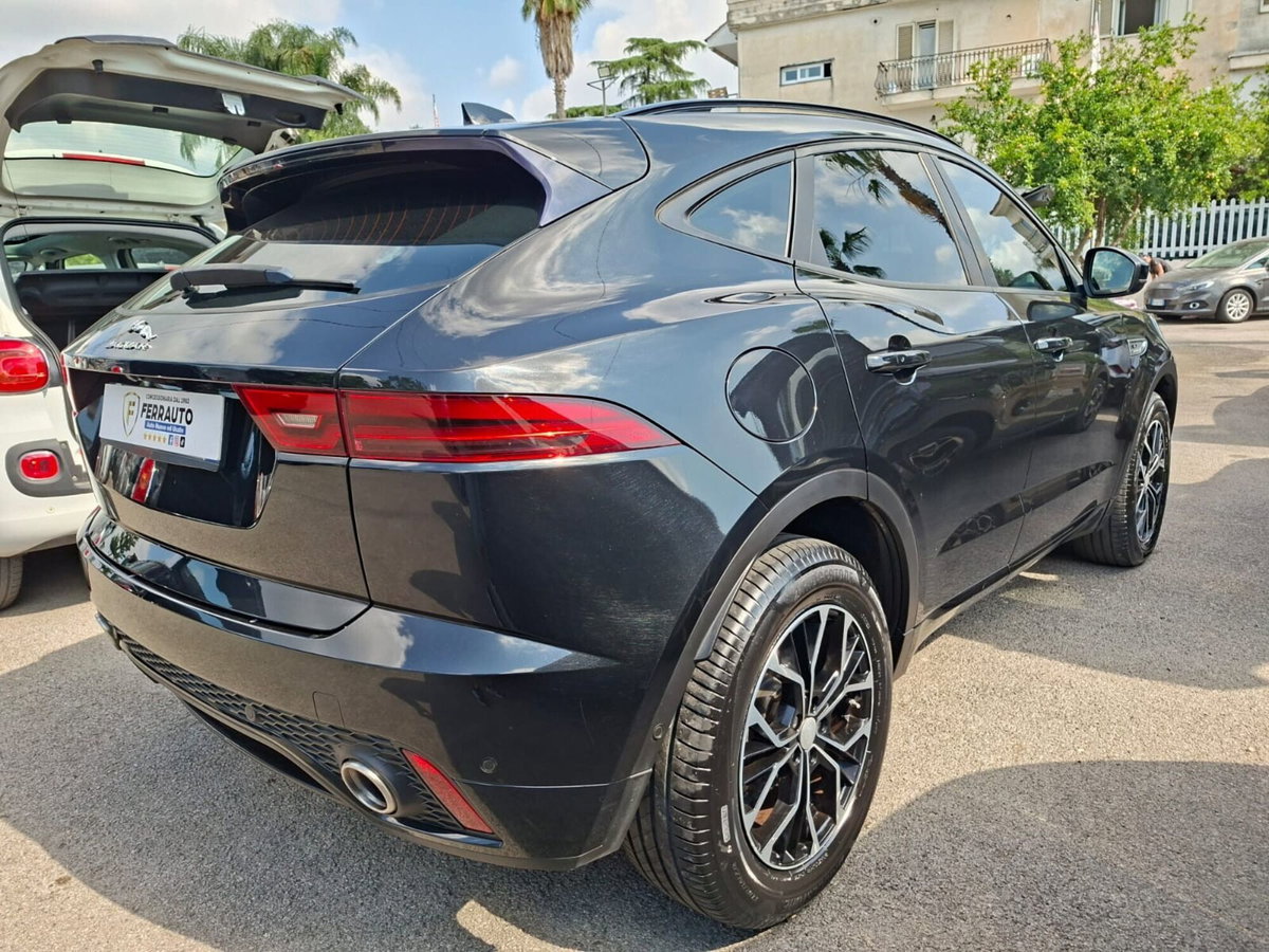 Jaguar E-Pace 2.0D 150 CV AWD aut. R-Dynamic (9)