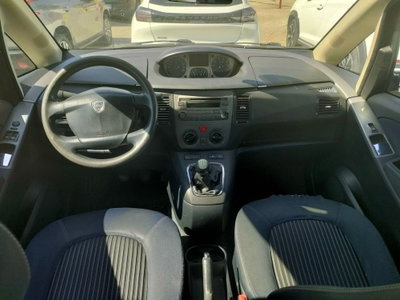 Lancia Musa 1.3 Mjt 16V 95 CV DPF Oro (4)