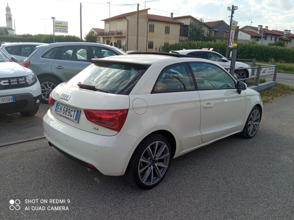 Audi A1 Sportback 1.6 TDI 105 CV Ambition (2)