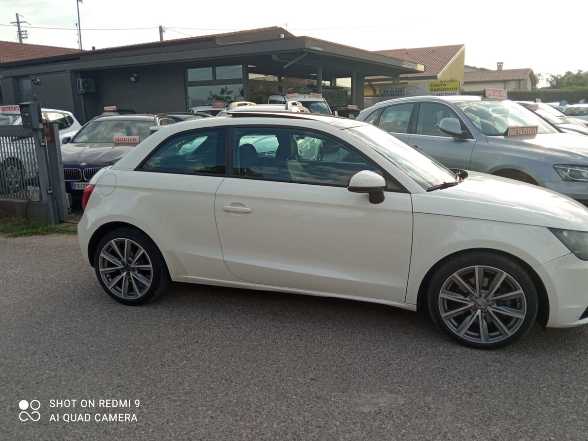 Audi A1 Sportback 1.6 TDI 105 CV Ambition (5)
