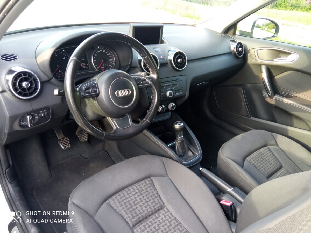 Audi A1 Sportback 1.6 TDI 105 CV Ambition (10)