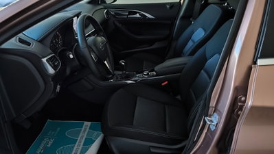 Infiniti Q30 1.5 diesel Business Executive (13)