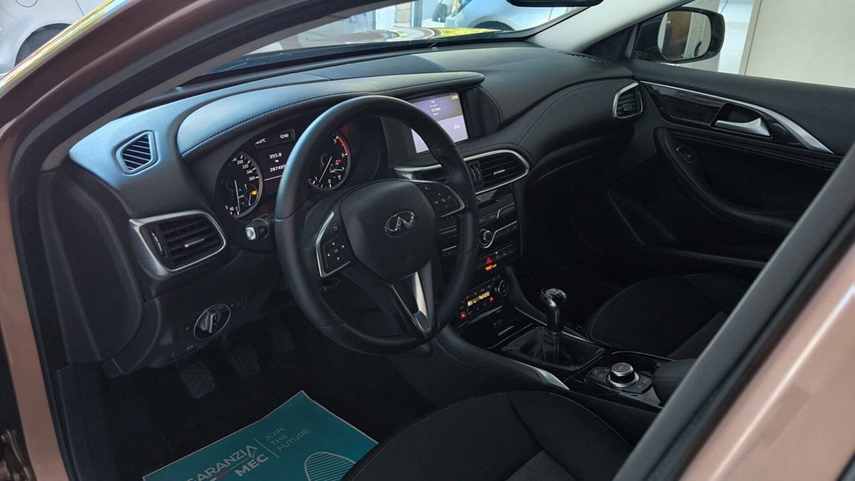 Infiniti Q30 1.5 diesel Business Executive (14)