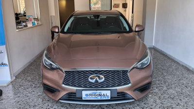 Infiniti Q30 1.5 diesel Business Executive (2)
